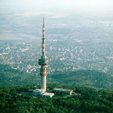 Egyetemvaros - A. Apartman Pécs Exteriör bild
